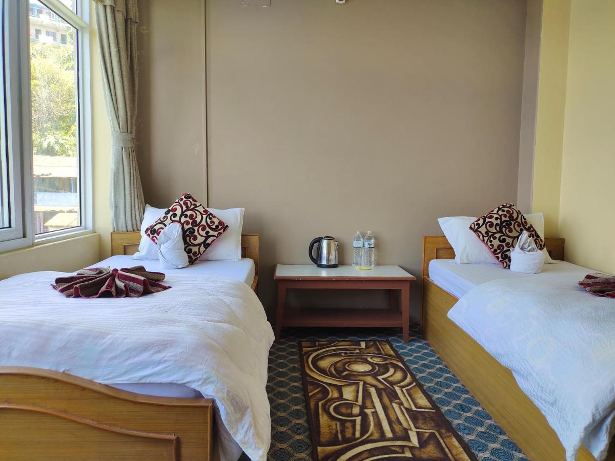 Hotel High Ground Inn Sarangkot Pokhara Bagian luar foto