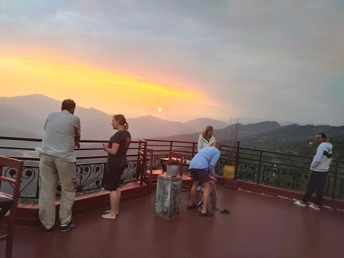 Hotel High Ground Inn Sarangkot Pokhara Bagian luar foto