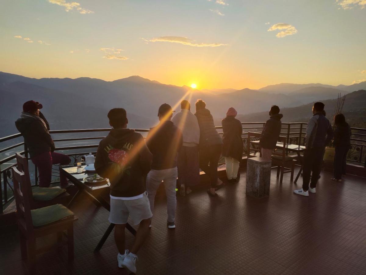 Hotel High Ground Inn Sarangkot Pokhara Bagian luar foto