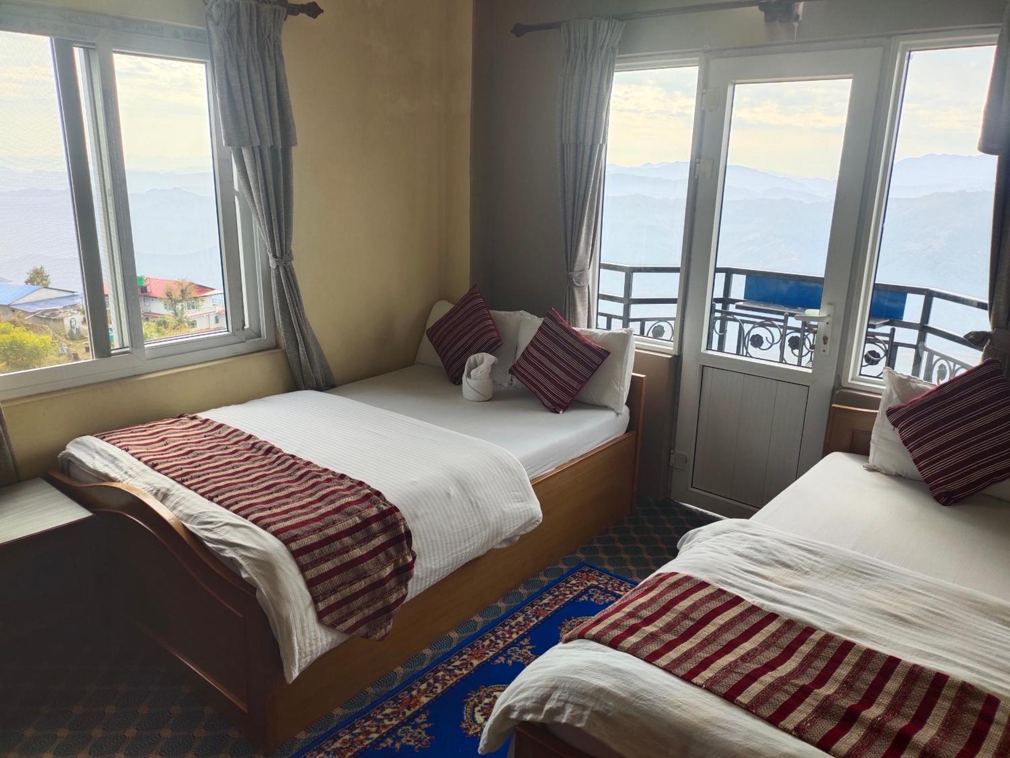 Hotel High Ground Inn Sarangkot Pokhara Ruang foto
