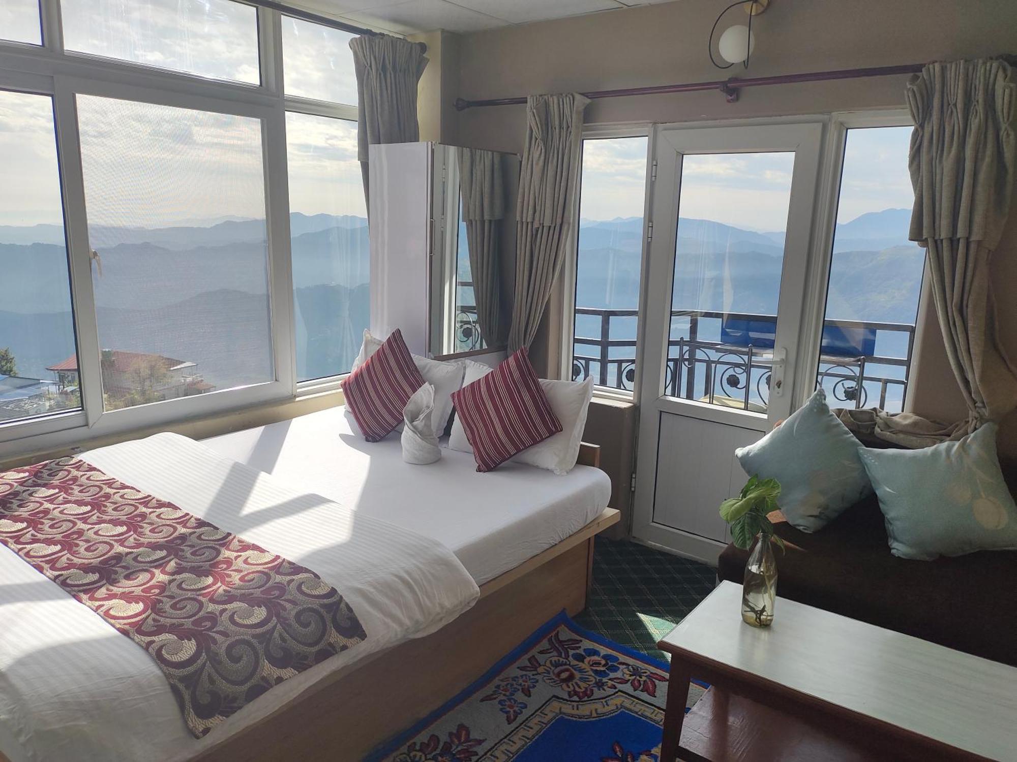 Hotel High Ground Inn Sarangkot Pokhara Bagian luar foto