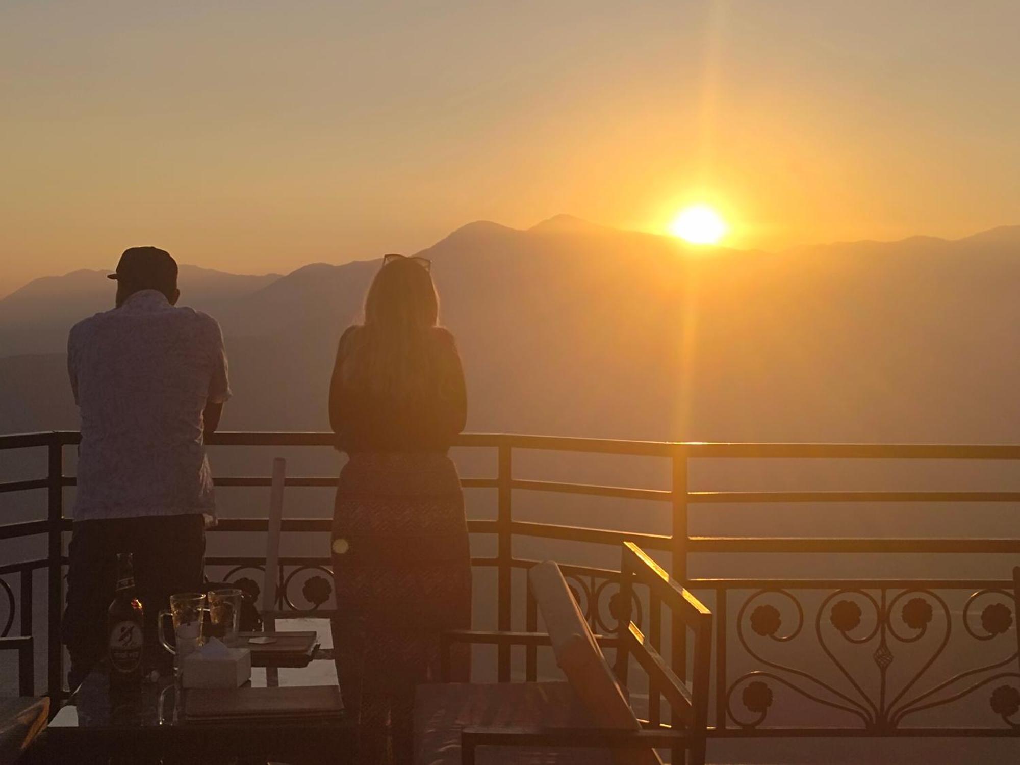 Hotel High Ground Inn Sarangkot Pokhara Bagian luar foto