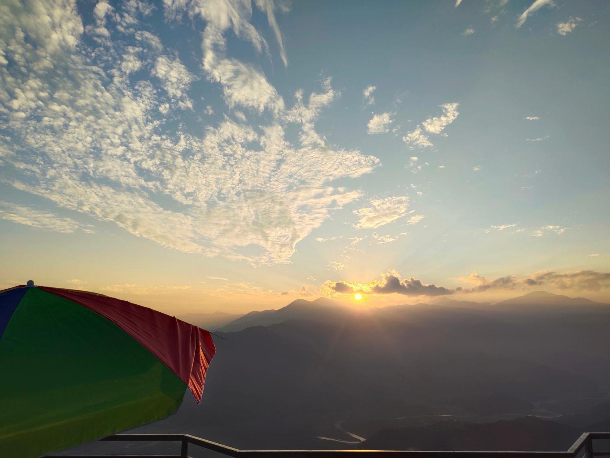 Hotel High Ground Inn Sarangkot Pokhara Bagian luar foto