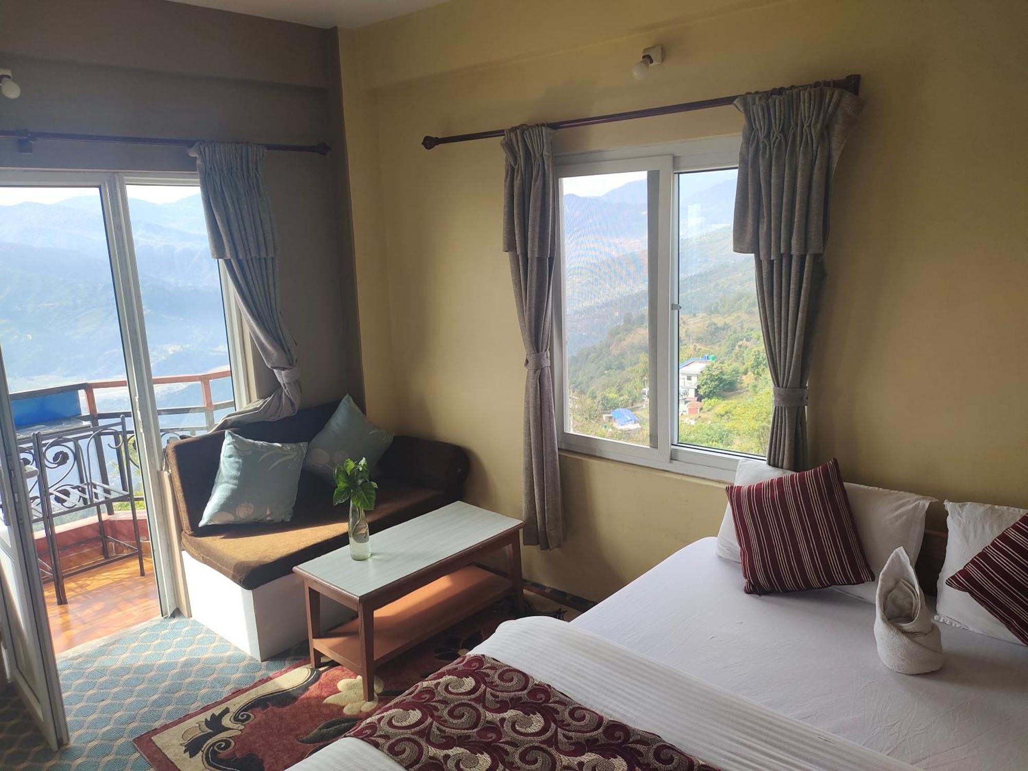 Hotel High Ground Inn Sarangkot Pokhara Ruang foto