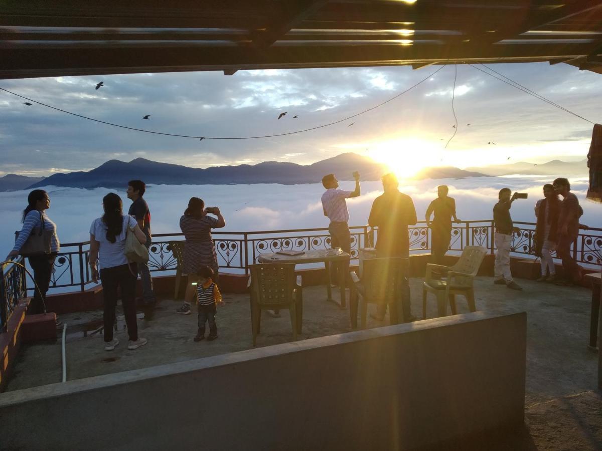 Hotel High Ground Inn Sarangkot Pokhara Bagian luar foto